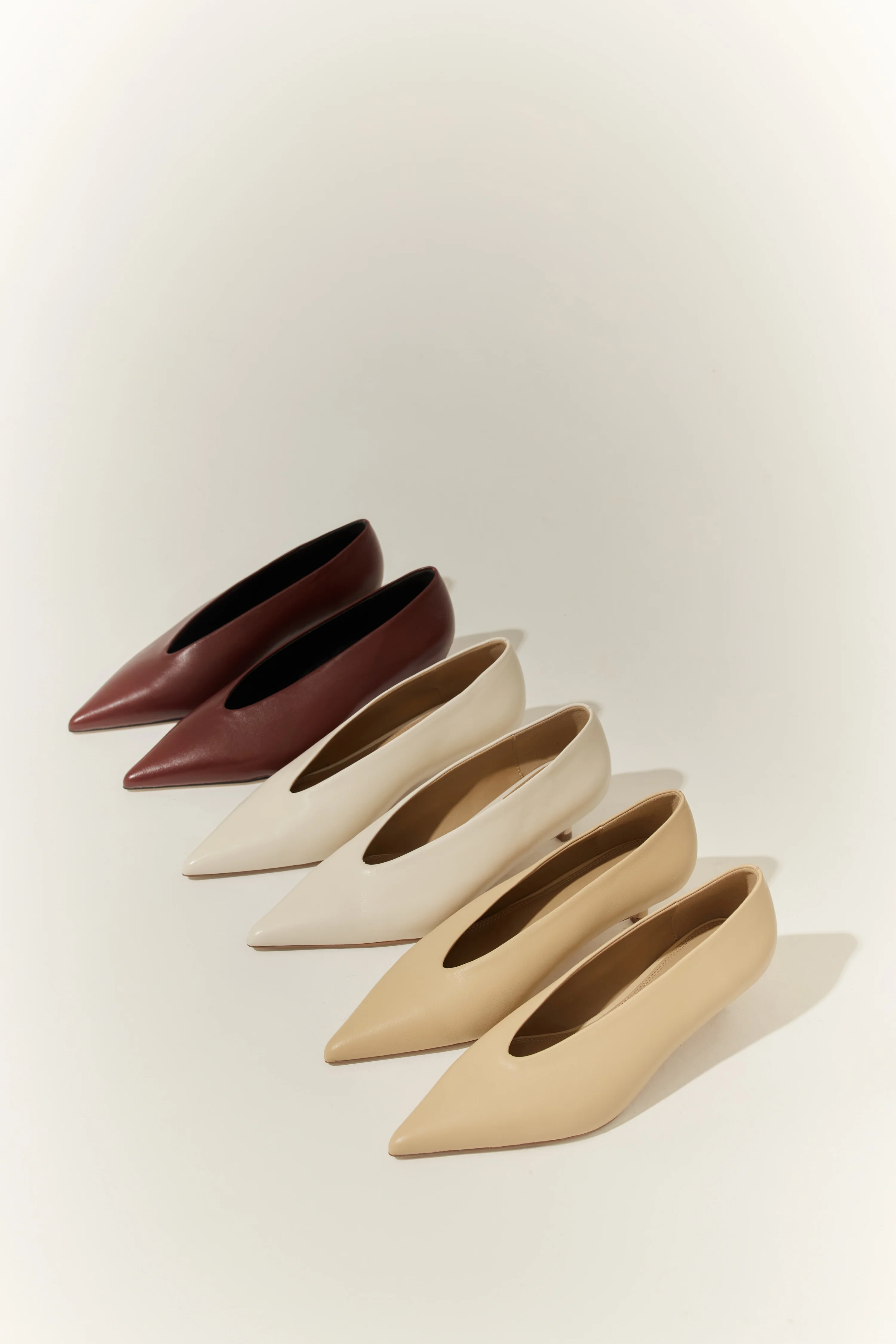 Flynn Point Toe Pumps - Cream  White Leather - Image 5